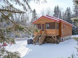 Le Calumet - Lakefront, hotel in Saint-Michel-des-Saints