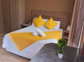 Lala At Nite Guesthouse