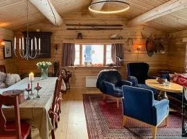 Enjoy Days In Traditional Log Cabin