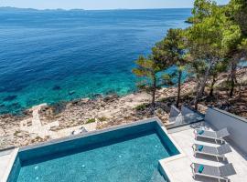 Villa Luxana, hotel in Brna