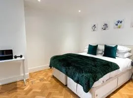 Modern Town Centre Apartment