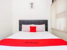 RedDoorz near Lotte Mart Maguwoharjo Yogyakarta