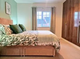 Stylish Beverley Home with Private Parking