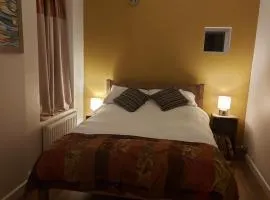 Cosy room in canalside home