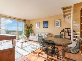 Duplex calme avec balcon et vue panoramique, hôtel au Cannet