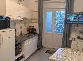 Maison- studio- 2 étoiles, hotel a Pluduno