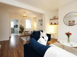 Spacious Modern Family Home in Swansea - Discounted - Contractors - Relocation - By EKLiving