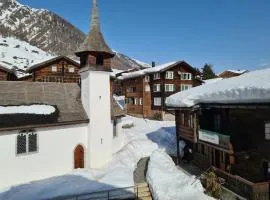 Bright Alpine Duplex with Balcony Views