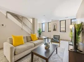 NEW 3BR Stylish Downtown Apartment