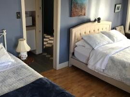 Chez Odette, suite international, hotel in Roberval