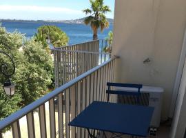 Studio à 10 m de la plage avec vue sur l'étang โรงแรมในเมซ