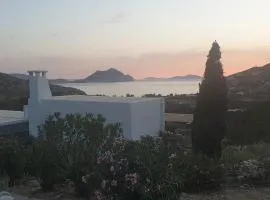 Villa Handras, 2 units, by Amorgos Holiday Homes