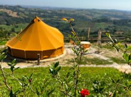 Glamping & country house Marche Nascoste Gualdo, hotelli kohteessa San Girolamo di Sopra