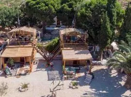 Black Pearl Beach luxury Holiday Cabin