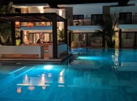 Villas LM Monterrico H8 con salida a piscina