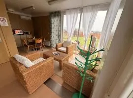 GreenPark Tiny House, Garden Terrace & Parking