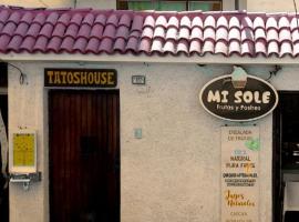 Charlotte House, Hotel in Huanchaco