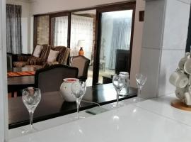 83 Ocean View, ξενώνας σε Port Shepstone