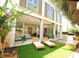 Luxury Es Trenc Beach Duplex, hotel v destinaci Colonia Sant Jordi