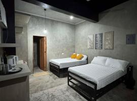 greyhouse moalboal, hotel in Moalboal
