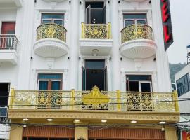 Phương Anh Hotel، فندق في Mèo Vạc