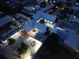 Passifika Hotel Maluk, ξενοδοχείο σε Maluk