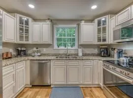 Spacious 5BR Home Sleeps 9 Modern Comfort