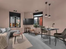 City Center Apartment - 2 steps from main street!