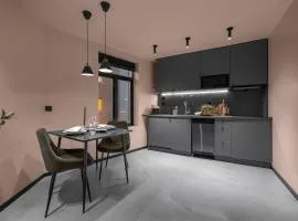 City Center Apartment - 2 steps from main street!