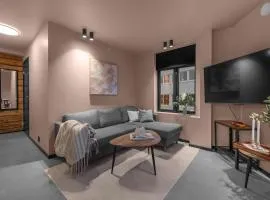 City Center Apartment - 2 steps from main street!