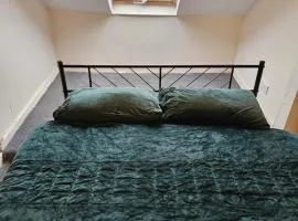 4 Bed House with parking