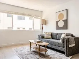 Blueground Sherman Oaks pool nr Van Nuys Park LAX-1412