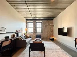 Chic Double Queen Apt Walking Distance to Fiserv