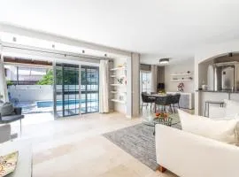 La Caleta Luxury Seaside Villa with 3 Bedrooms and Private Pool