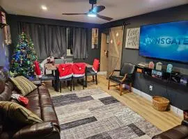 Lux 2BR Condo with King Beds DTWN