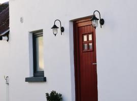 Connollys of the Lough, pet-friendly hotel sa Latton