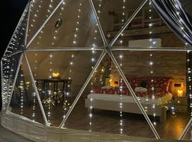 MB Glamp, ξενοδοχείο με υδρομασάζ σε Międzybrodzie Bialskie