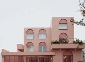 Casa Rosa by Domi Housing