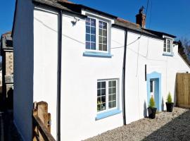 Homestay in 18th Century Cornish Cottage in North Cornwall, khách sạn ở Camelford