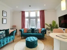 Stylish Central Apartment, families with Parking