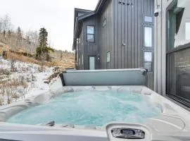 Saltwater Hot Tub! Unit Near Winter Park Slopes