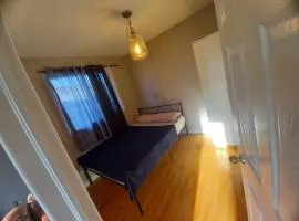 Central Location New Year Stay- Free Parking & Fast Wifi