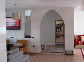 Villa avec piscine proche de la mer, Hotel in Mohammedia