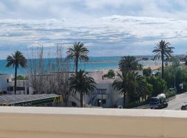 Atico Playasol, hotel in La Estación