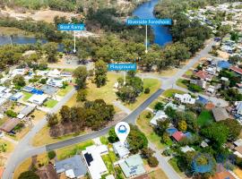 The Treehouse in Greenfields Mandurah โรงแรมในCoodanup