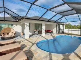 Furnished Lanai and Yard Comfy Lehigh Acres Getaway