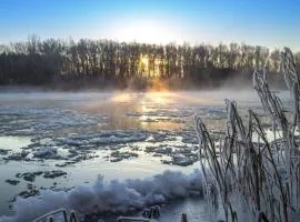 Riverfront Cottage Sauna Canoe Included Kids Playroom Nature Escape