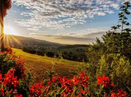 Schwarzwald Wellnesshotel SAIGERHÖH I Spa Golf & Wandern über dem Titisee