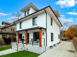 PoolTable - Hot Tub - FirePit - Games - Bunk Slide - Wet Bar, ξενοδοχείο σε Akron