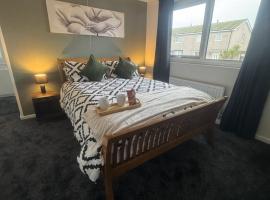 West Lakes 3 Bedroom - Sleeps 5 - Self Check In - Fully Furnished House – hotel w mieście Workington